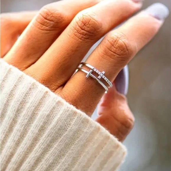 Silver ring - Picture 3 of 3